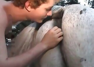 Awesome dude rims a horse on cam